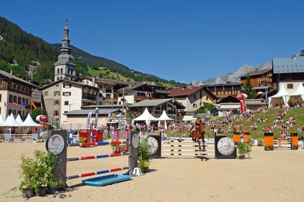 Résidence - Les Grandes Alpes La Clusaz Esterno foto