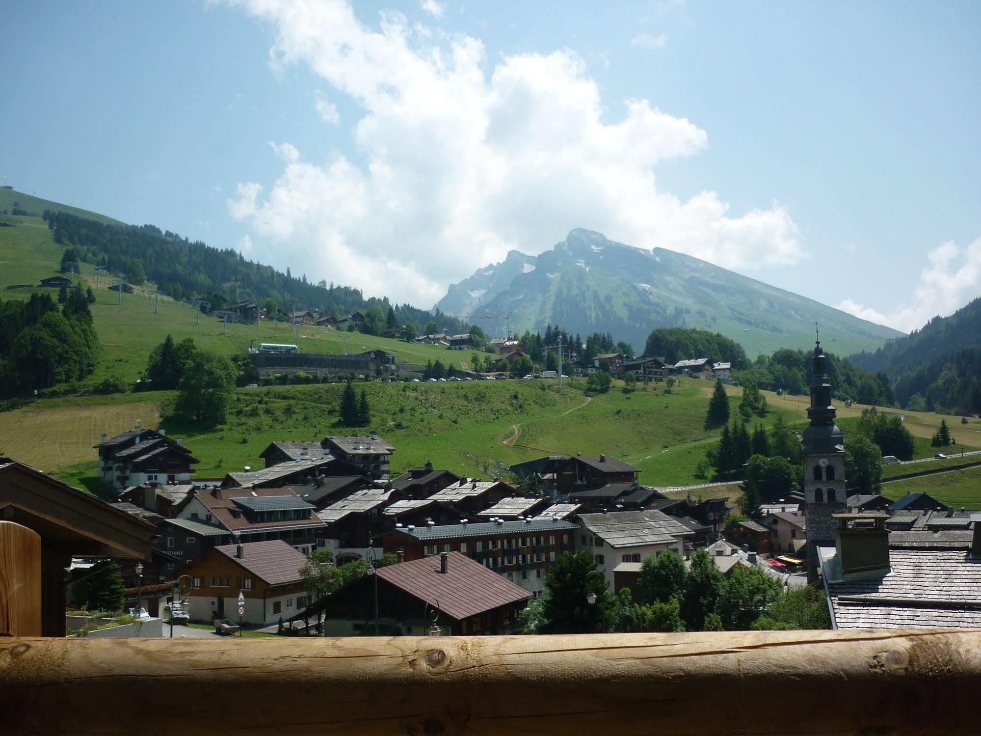 Résidence - Les Grandes Alpes La Clusaz Esterno foto