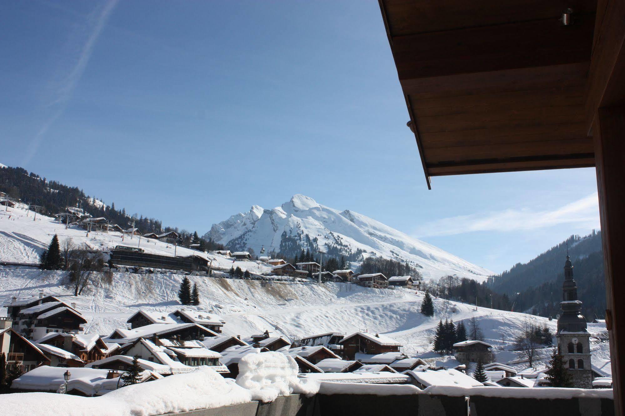 Résidence - Les Grandes Alpes La Clusaz Esterno foto